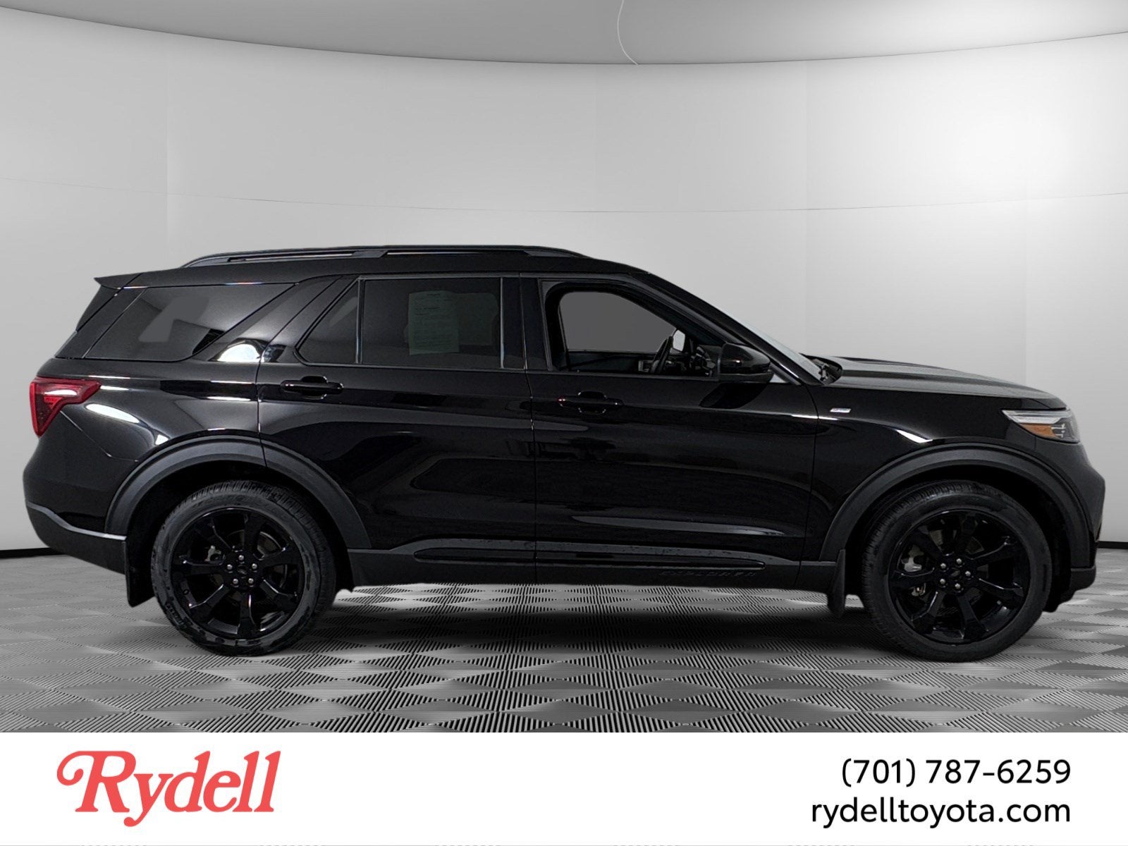 2024 Ford Explorer ST-Line