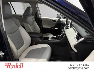 2022 Toyota RAV4 XLE Premium
