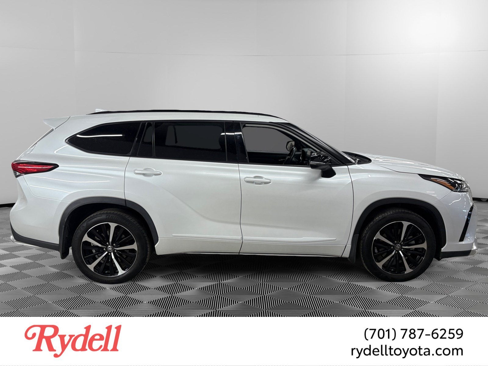 2022 Toyota Highlander XSE
