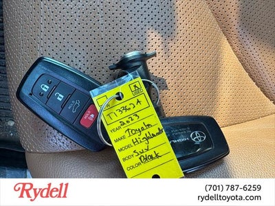 2023 Toyota Highlander Platinum