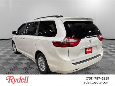 2017 Toyota Sienna XLE