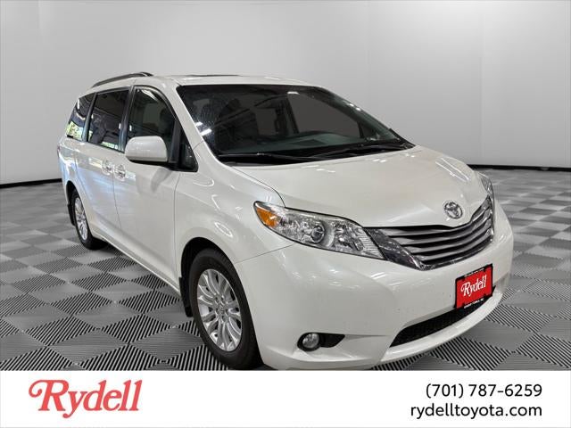 2017 Toyota Sienna XLE