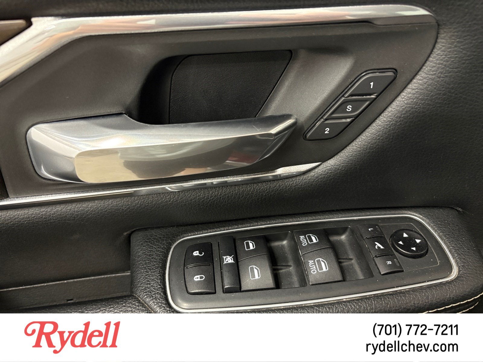 2021 RAM 1500 Laramie Crew Cab 4x4 5'7" Box
