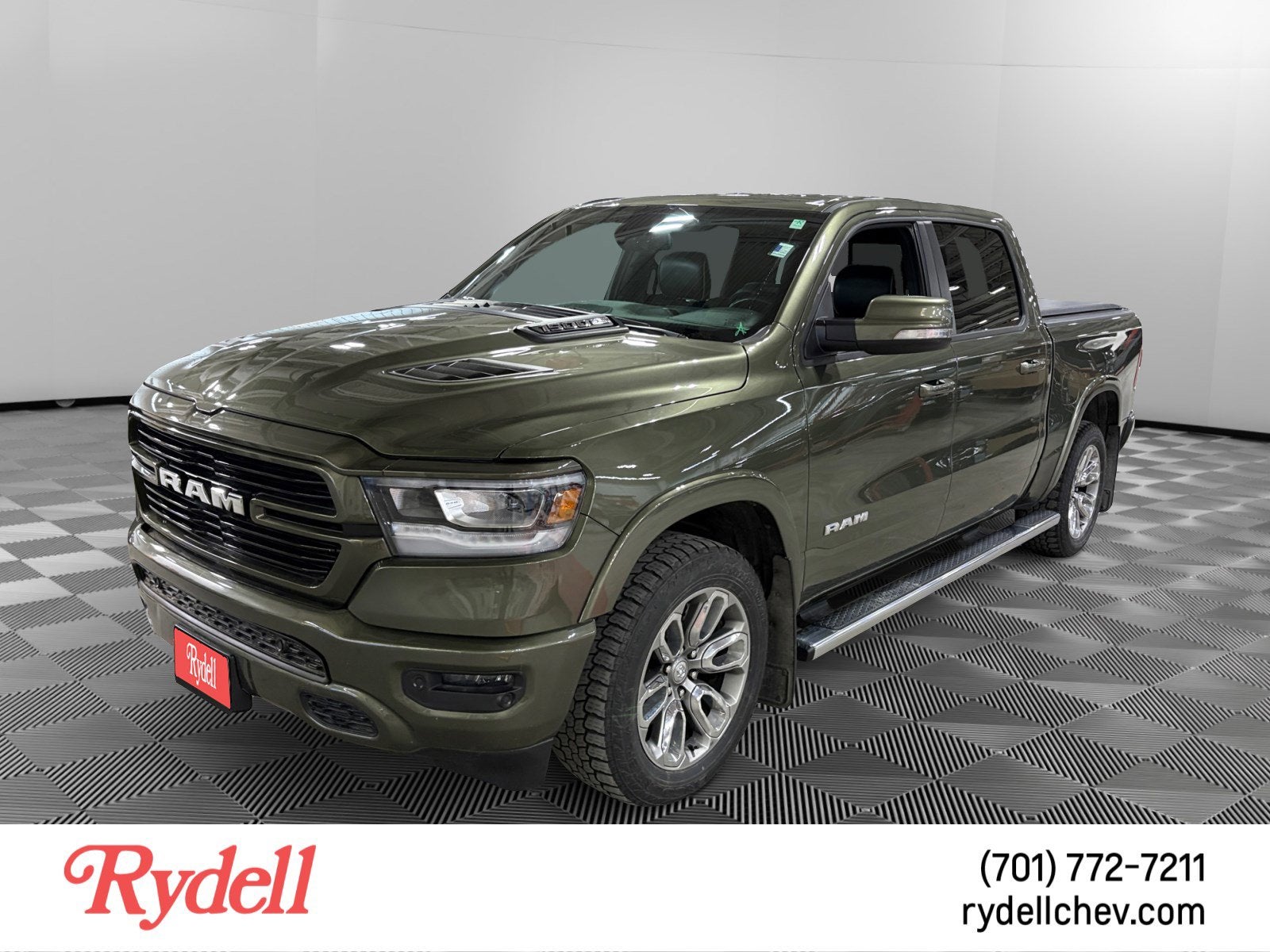2020 RAM 1500 Laramie Crew Cab 4x4 5'7" Box