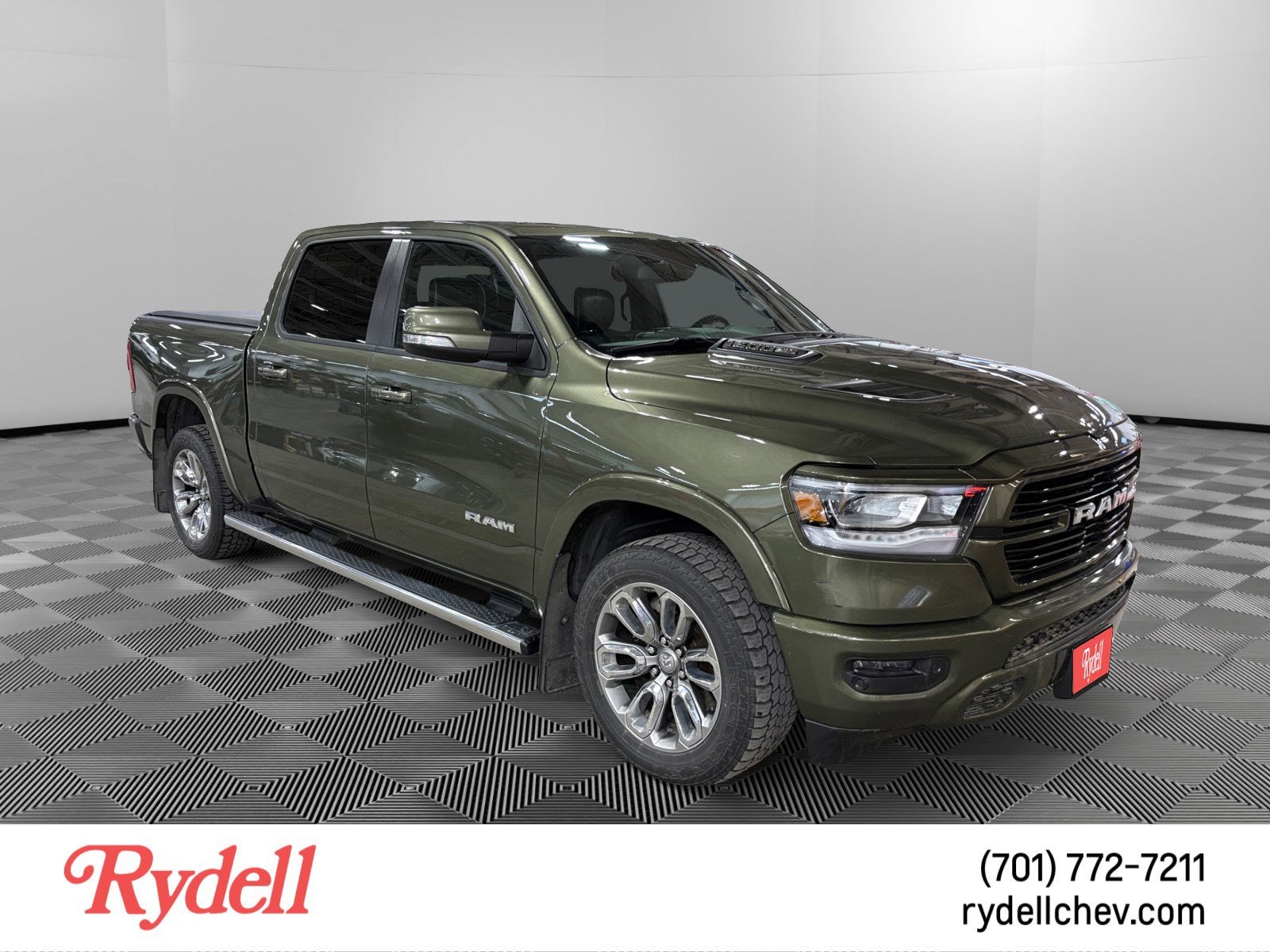 2020 RAM 1500 Laramie Crew Cab 4x4 5'7" Box