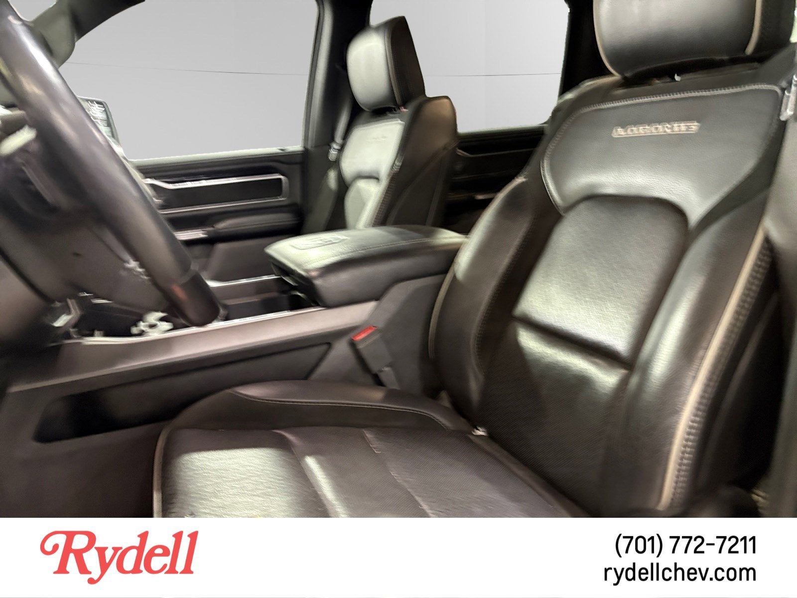 2020 RAM 1500 Laramie Crew Cab 4x4 5'7" Box