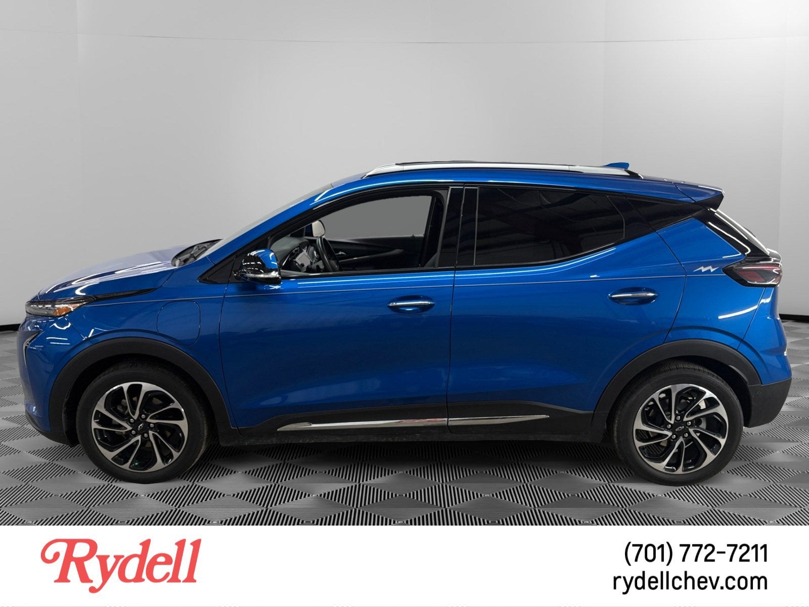 Used 2022 Chevrolet Bolt EUV Premier with VIN 1G1FZ6S09N4119481 for sale in Grand Forks, ND