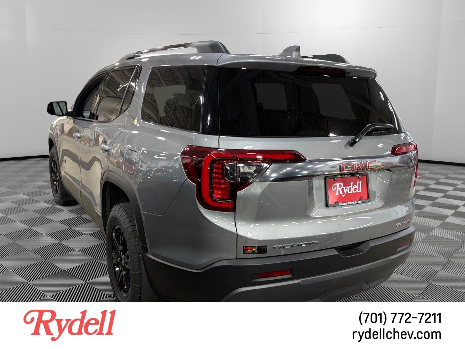 2023 GMC Acadia AT4