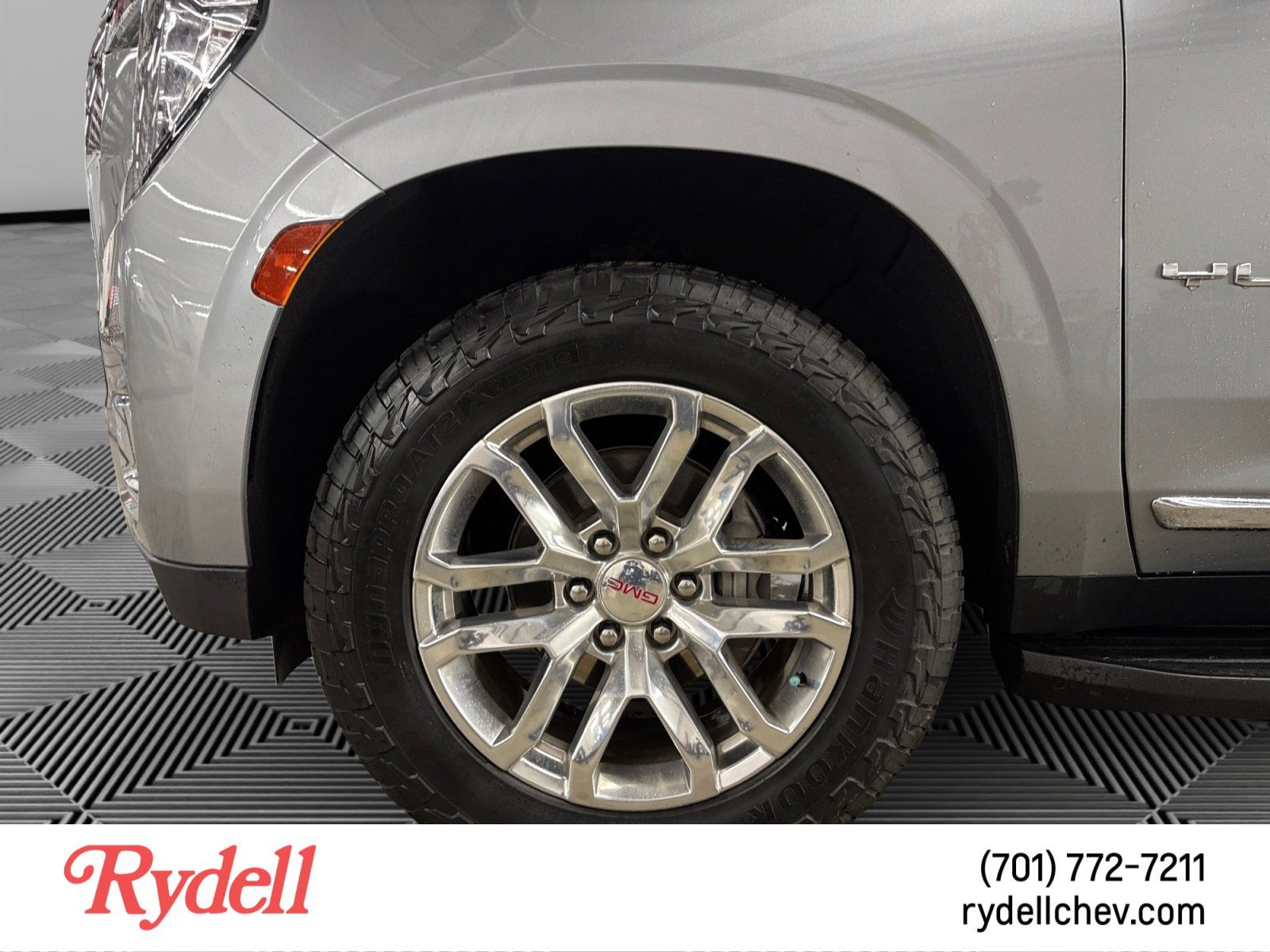 2023 GMC Yukon XL SLT