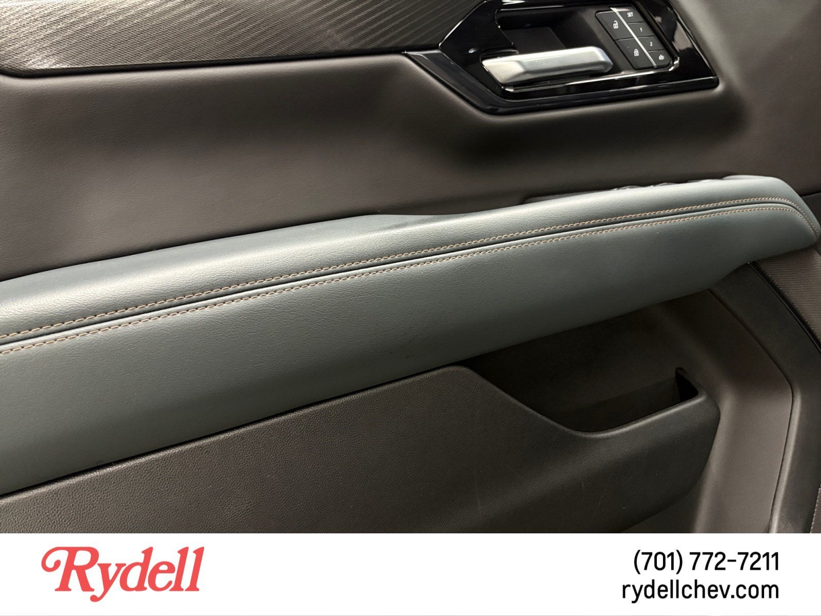 2025 GMC Yukon XL AT4