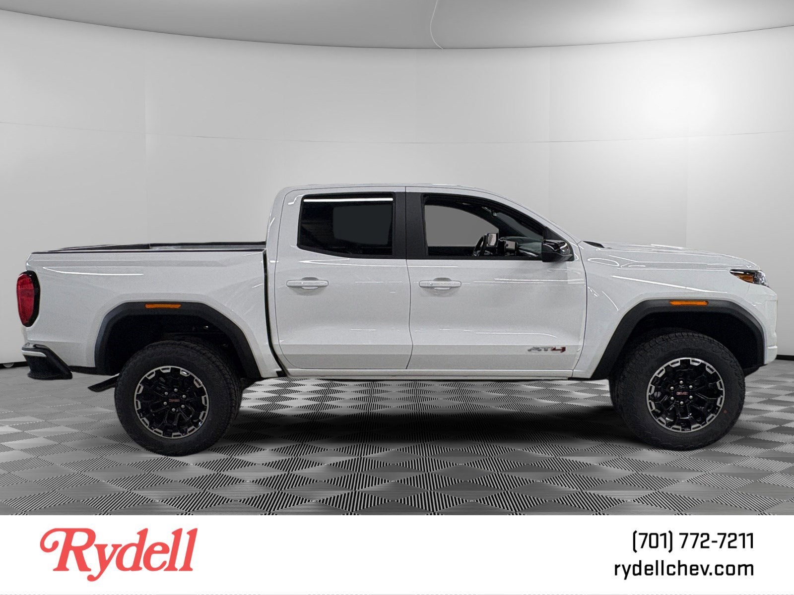 2026 GMC Canyon AT4 - Photo 7
