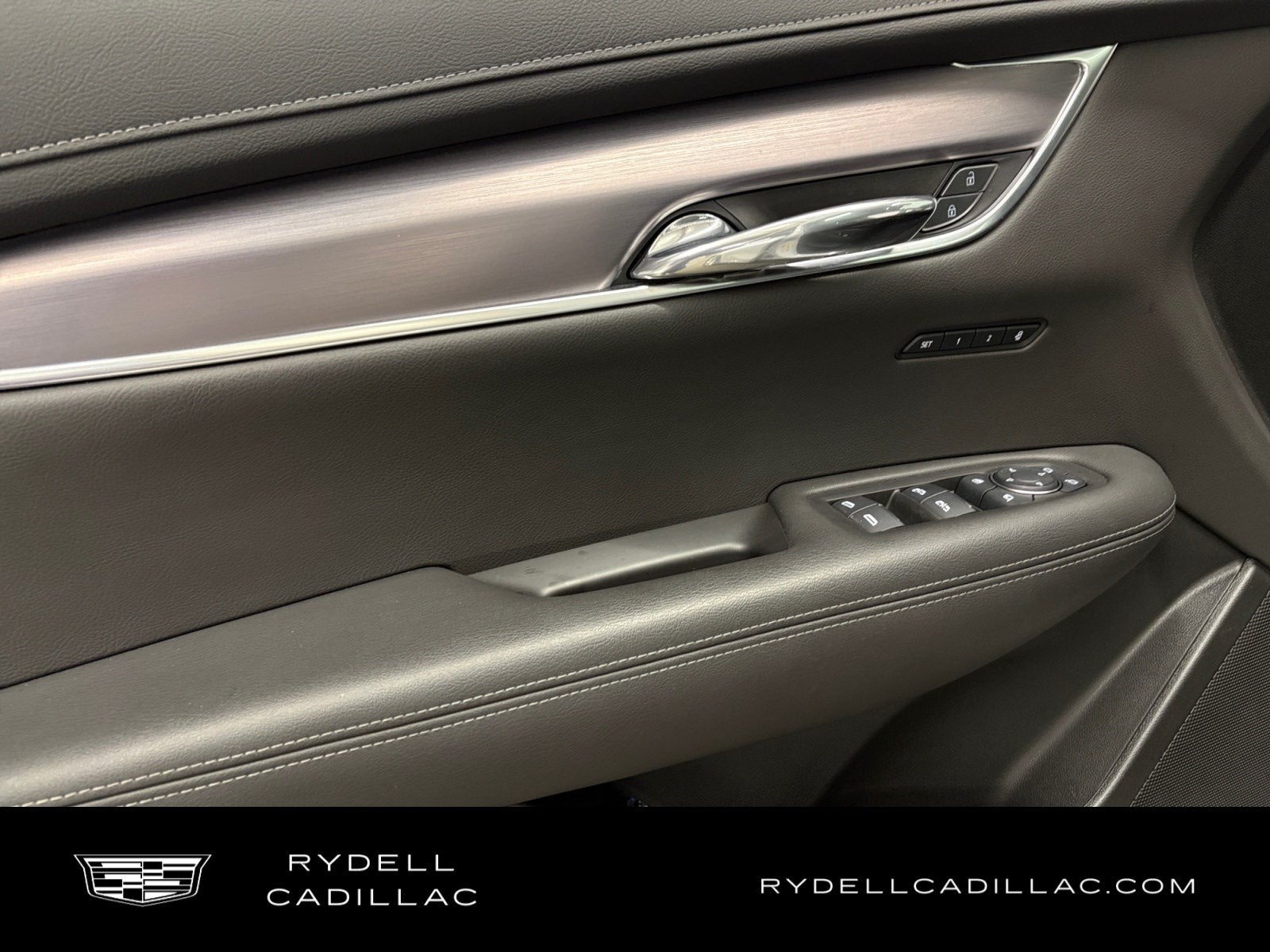 2025 Cadillac XT6 Luxury