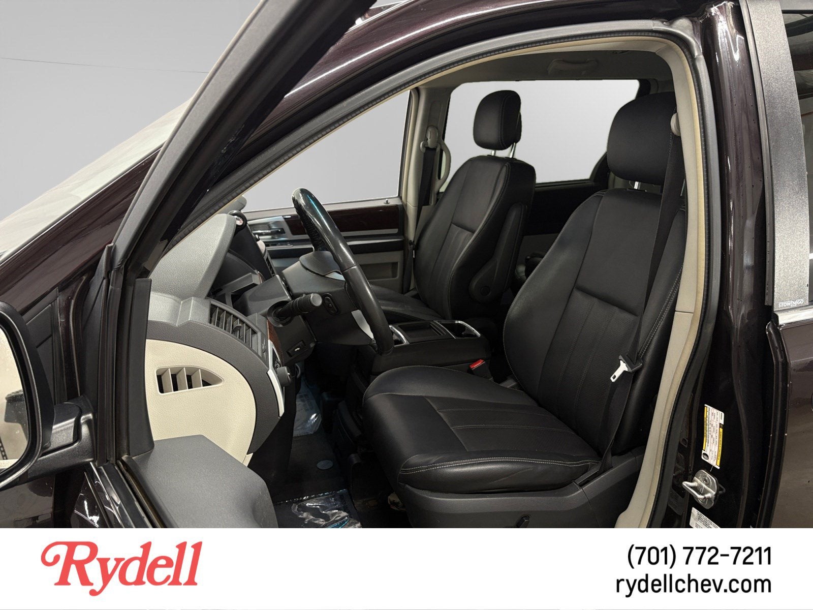 2010 Chrysler Town & Country Touring Plus