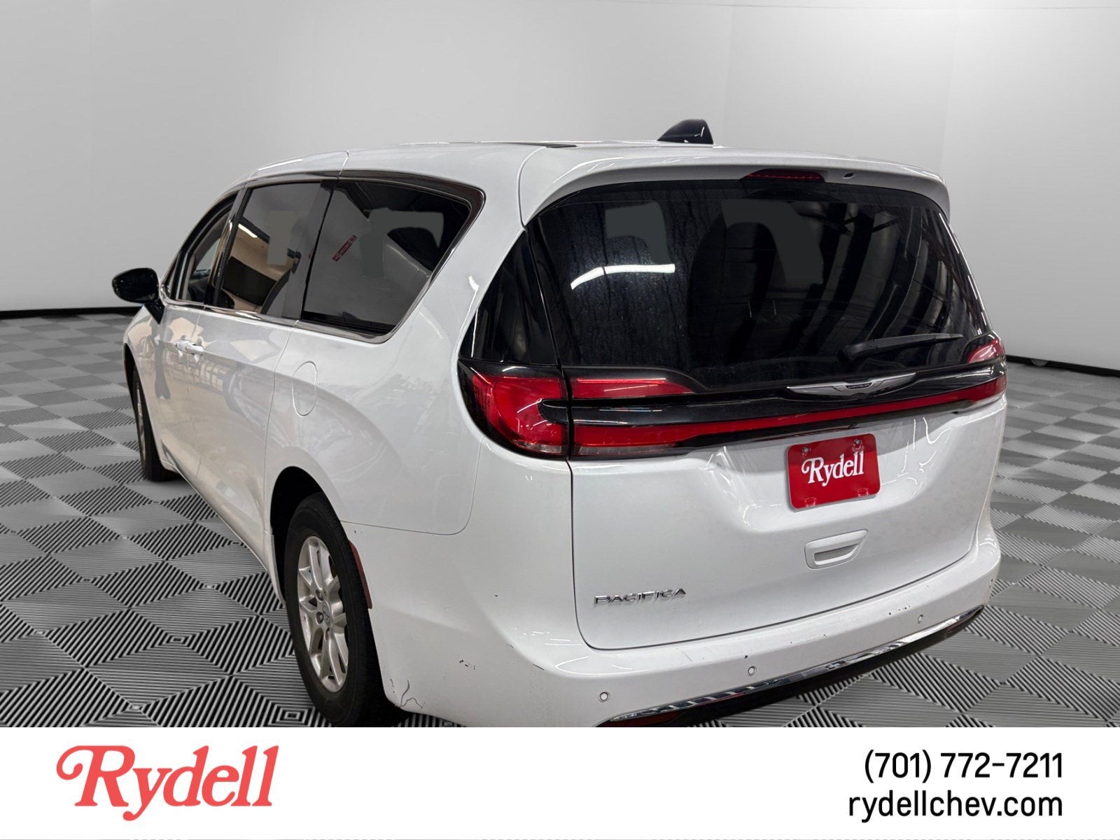 2024 Chrysler Pacifica Touring L
