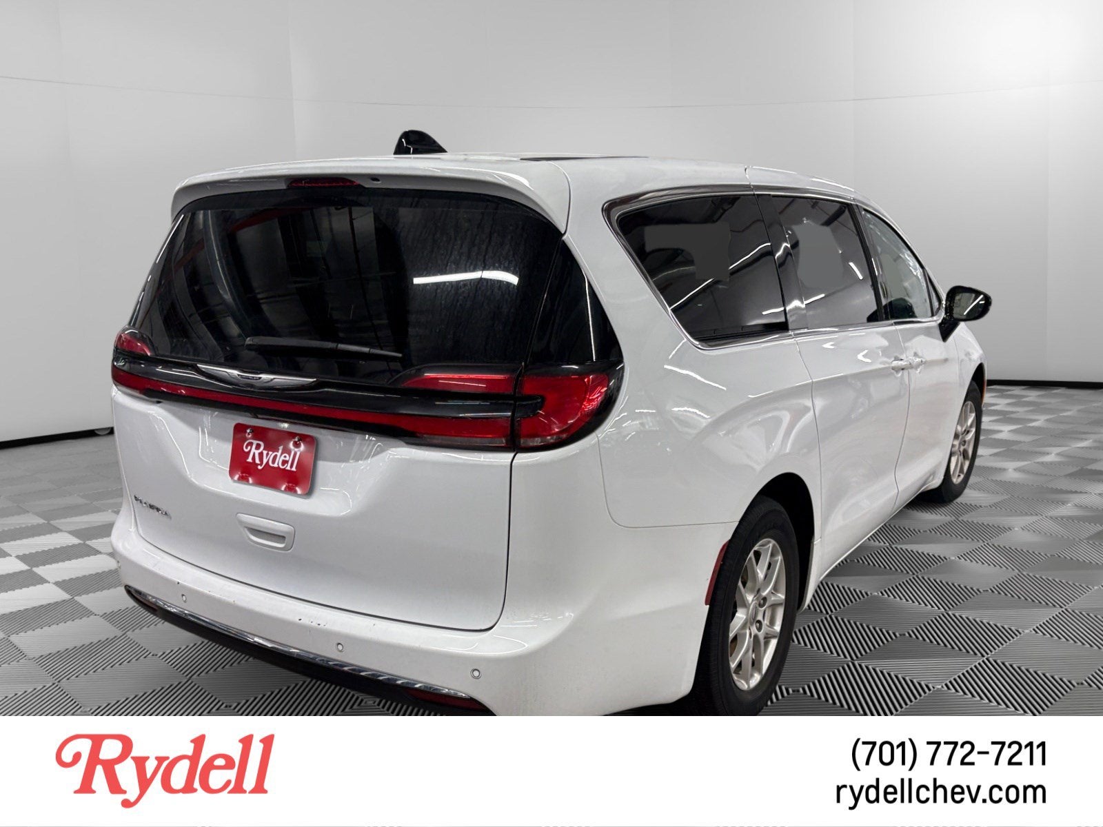 2024 Chrysler Pacifica Touring L