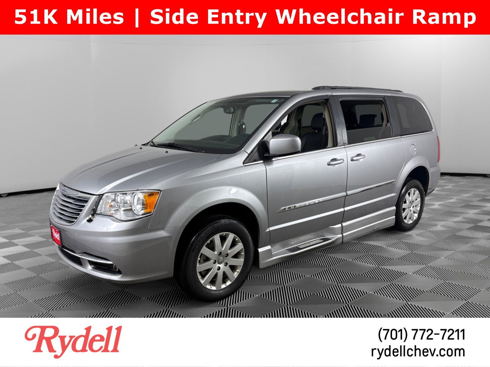 2016 Chrysler Town & Country Touring