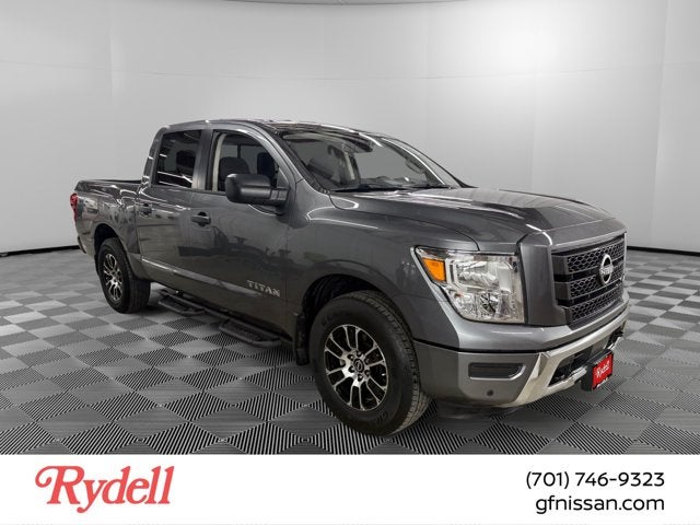 2023 Nissan Titan SV
