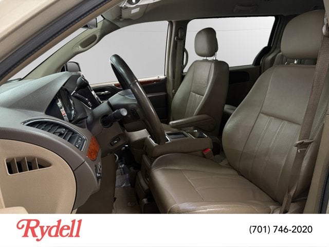 2013 Chrysler Town & Country Touring-L